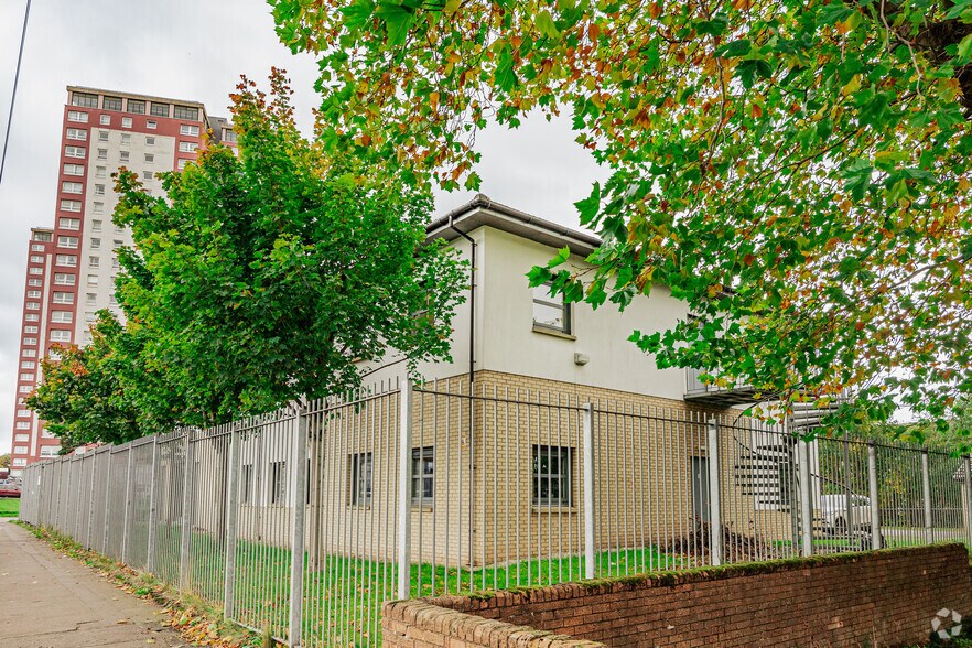 40 Charles St, Glasgow to rent - Building Photo - Image 2 of 2