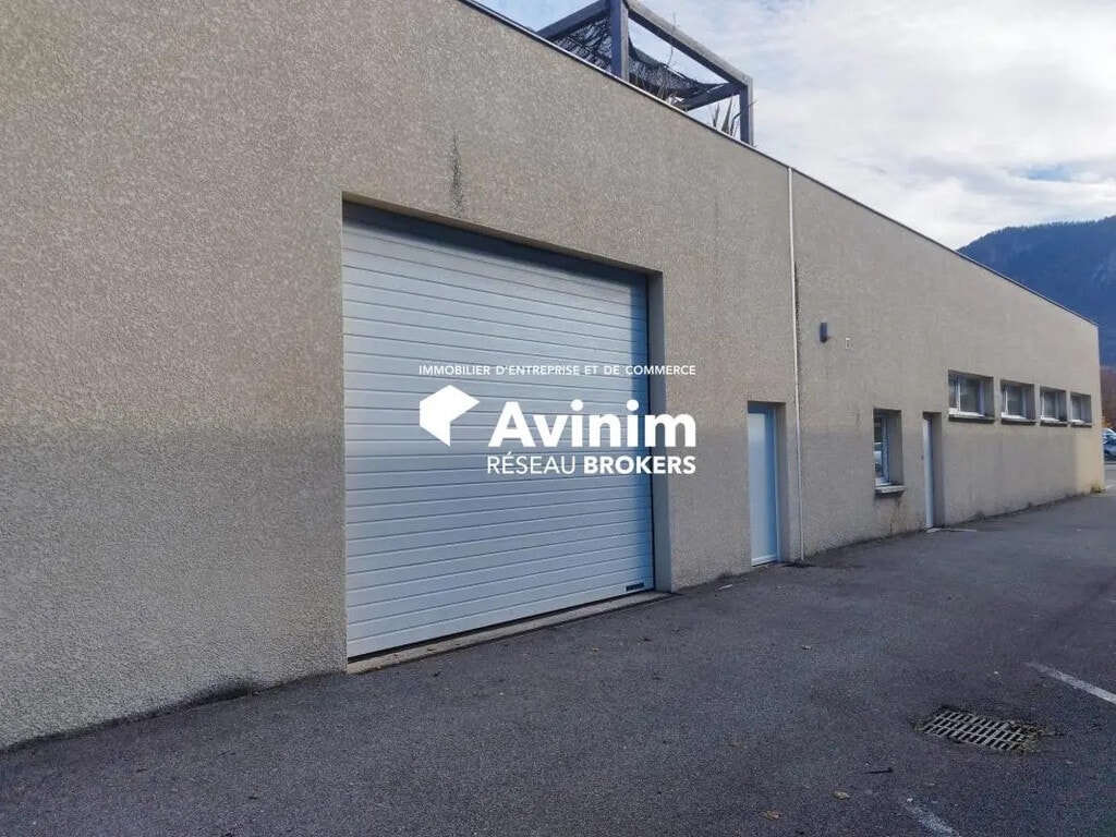 Location Local d'activités 398 m² - Photo 1