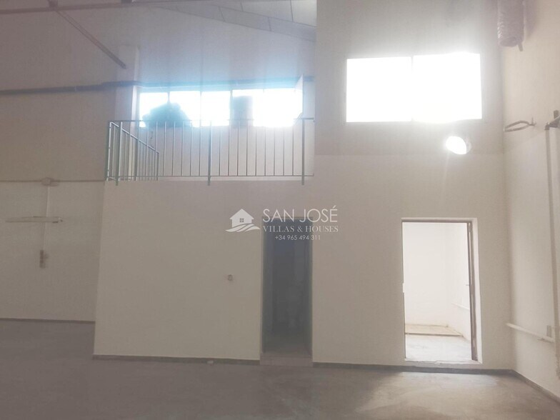 Industrial in Elche, Alicante to rent - Interior Photo - Image 2 of 19