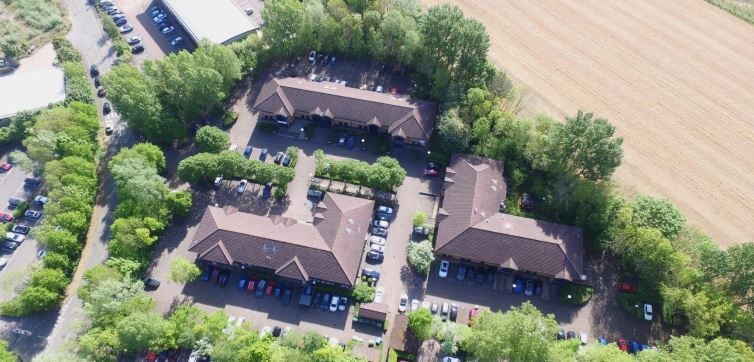 4 Trinity Way, Banbury to rent - Aerial - Image 3 of 3