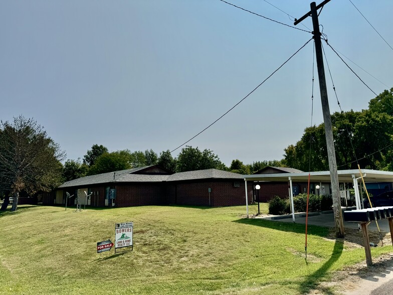 410 N Fisher St, Glasco, KS for sale - Building Photo - Image 2 of 23