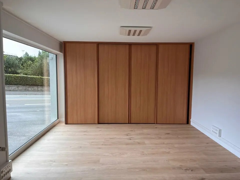Location Bureaux 60 m² - Photo 1