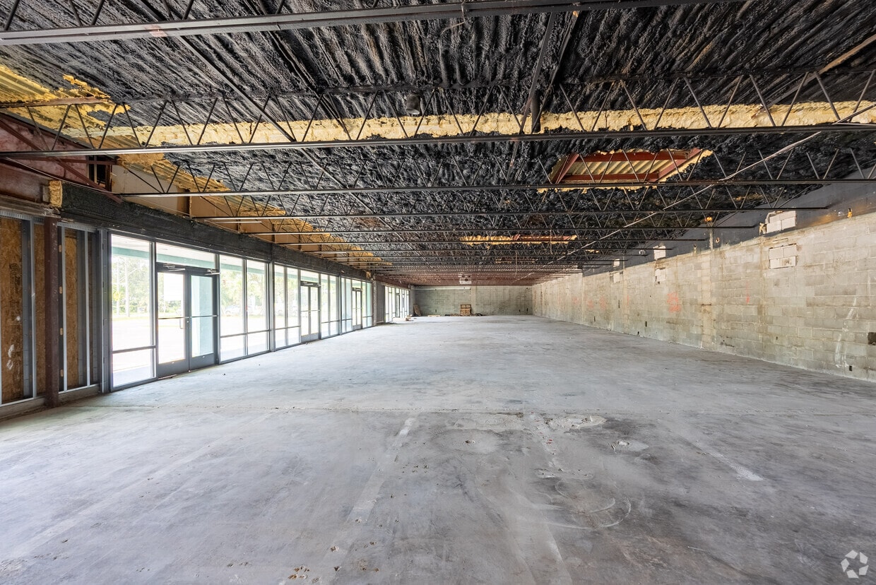 2771 & 2775 Mayport Rd, Jacksonville, FL to rent Interior Photo- Image 1 of 4