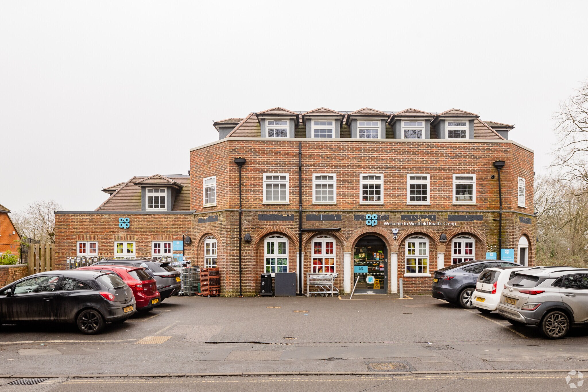 53 Westfield Rd, Woking for sale Primary Photo- Image 1 of 1