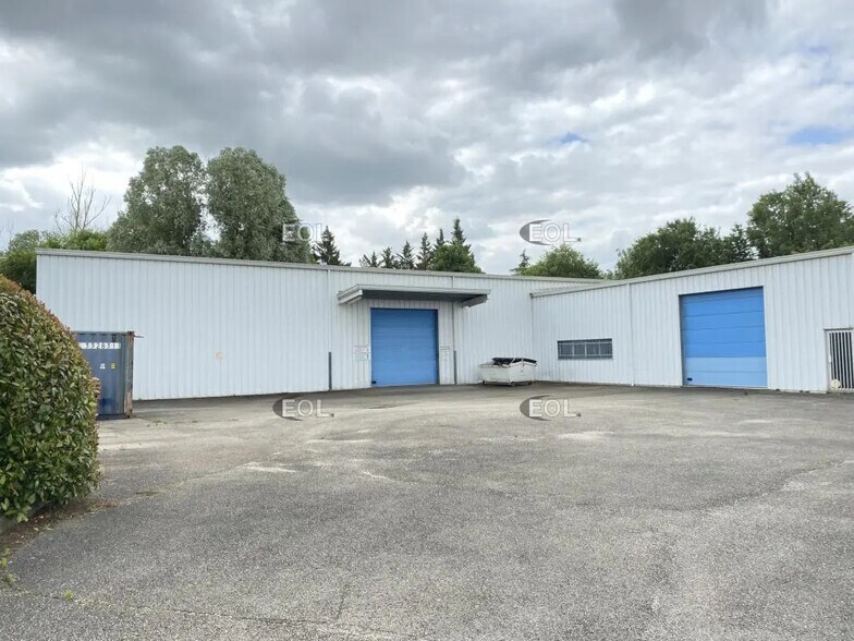 Light Industrial in Saint-Symphorien-d'Ozon for sale - Building Photo - Image 2 of 17
