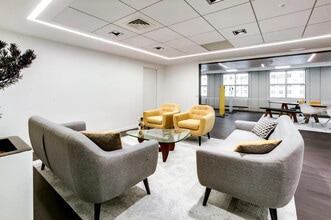 Office in Puteaux to rent Interior Photo- Image 1 of 5