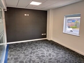 301-302 Love Ln, Cirencester for sale Building Photo- Image 1 of 7