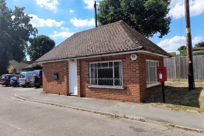 16 Beachs Crescent, Tadley for sale Primary Photo- Image 1 of 1