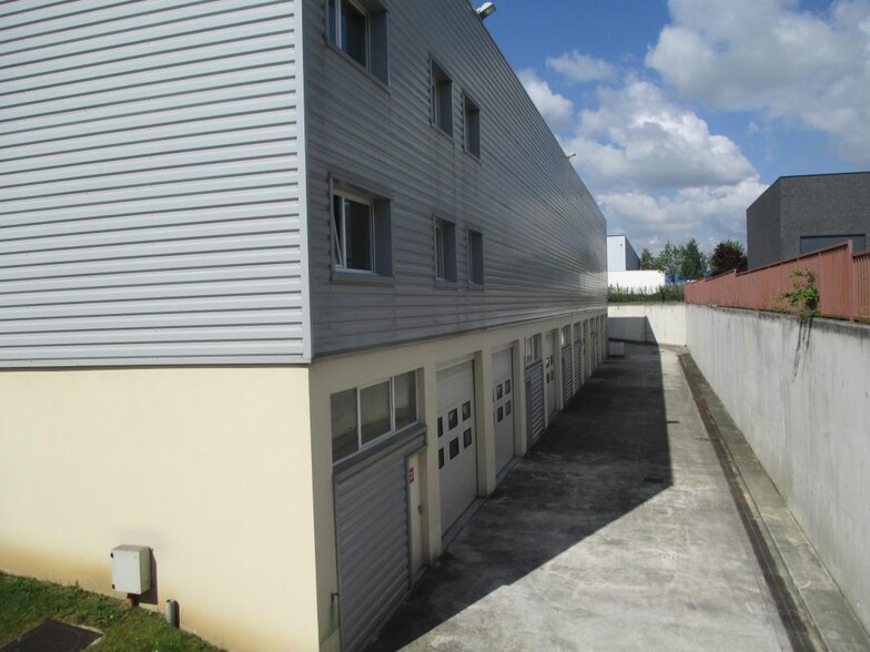 345 Rue Du Tuboeuf, Brie-Comte-Robert to rent - Building Photo - Image 2 of 10