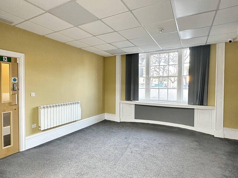 5 South Para, Doncaster to rent - Building Photo - Image 2 of 14