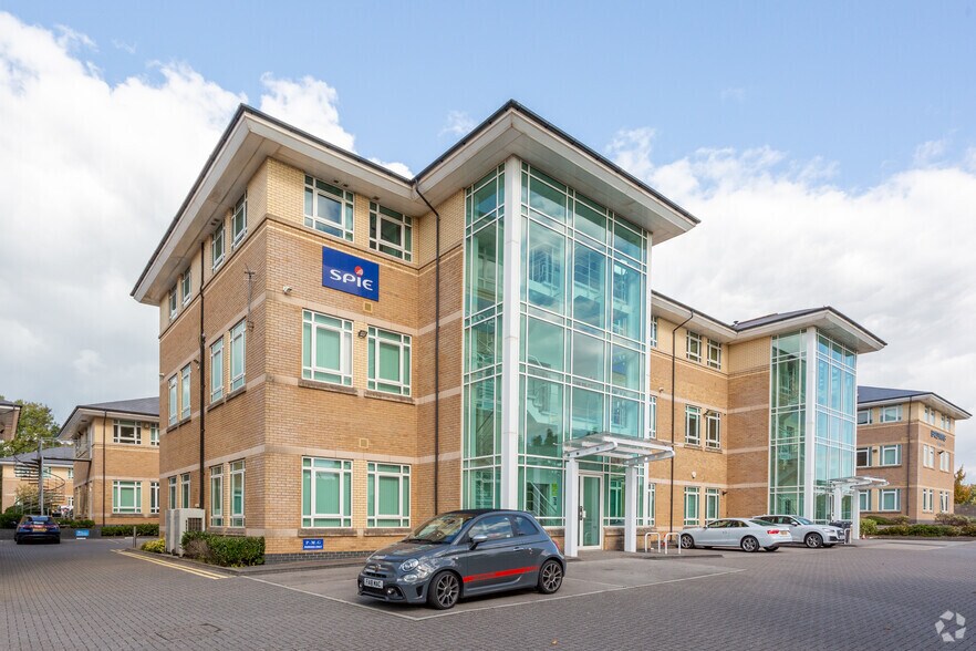 Mulberry Dr, Cardiff to rent - Building Photo - Image 2 of 7