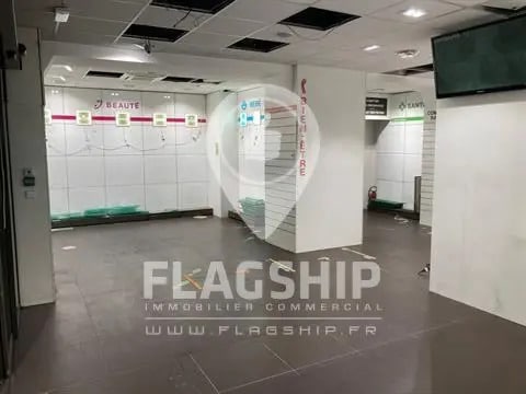 Location Commerce 90 m² - Photo 1