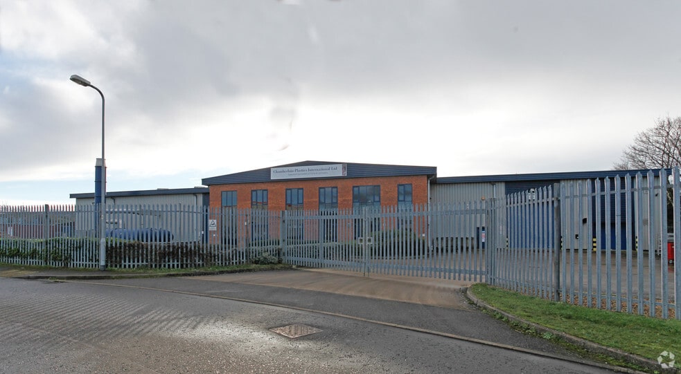 Bury Clos, Higham Ferrers to rent - Building Photo - Image 2 of 2