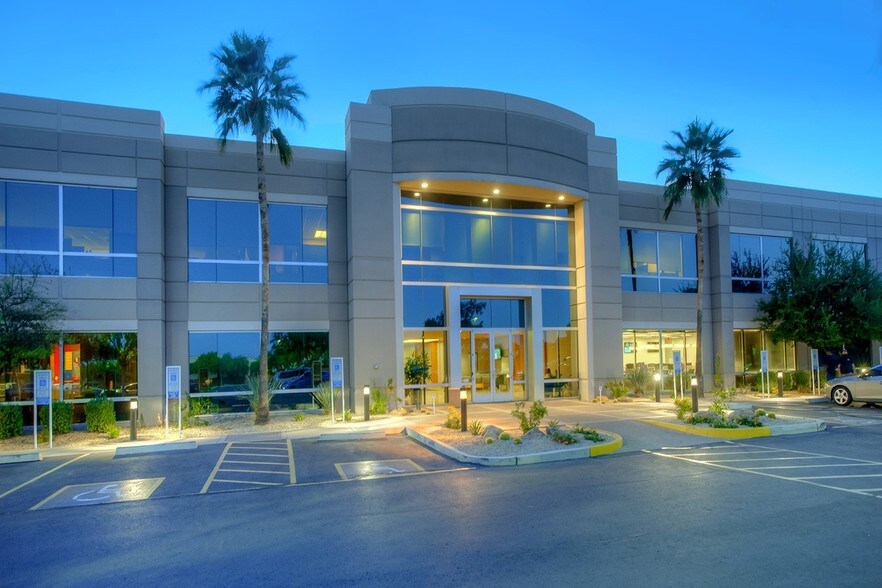 9520 W Palm Ln, Phoenix 85037 UK