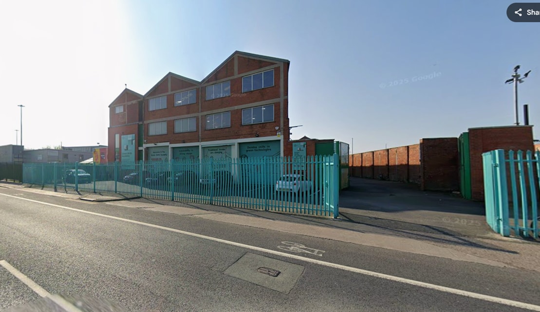 373 Trafford Park Rd, Manchester to rent Building Photo- Image 1 of 7