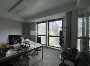 Office in Lyon to rent Interior Photo- Image 1 of 7