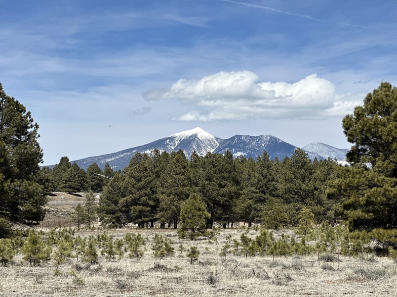 456 John Wesley Powell Boulevard Blvd, Flagstaff, AZ for rent - Building Photo - Image 2 of 5