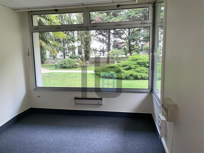 Office in Neuilly-sur-Seine for sale - Interior Photo - Image 3 of 3