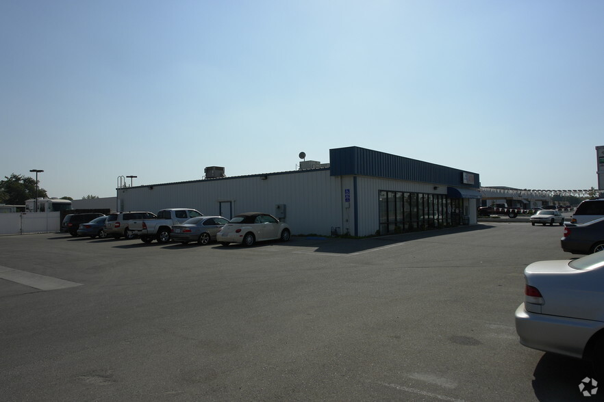 2821 Auto Mall Dr, Bakersfield, CA for sale - Primary Photo - Image 1 of 1