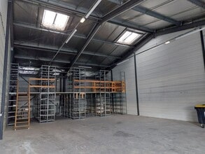Industrial in La Seyne-sur-Mer to rent Interior Photo- Image 2 of 4