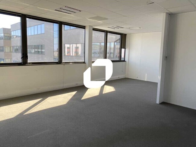 Location Bureaux 327 m²