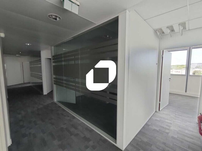 Office in Vélizy-Villacoublay to rent - Interior Photo - Image 3 of 5