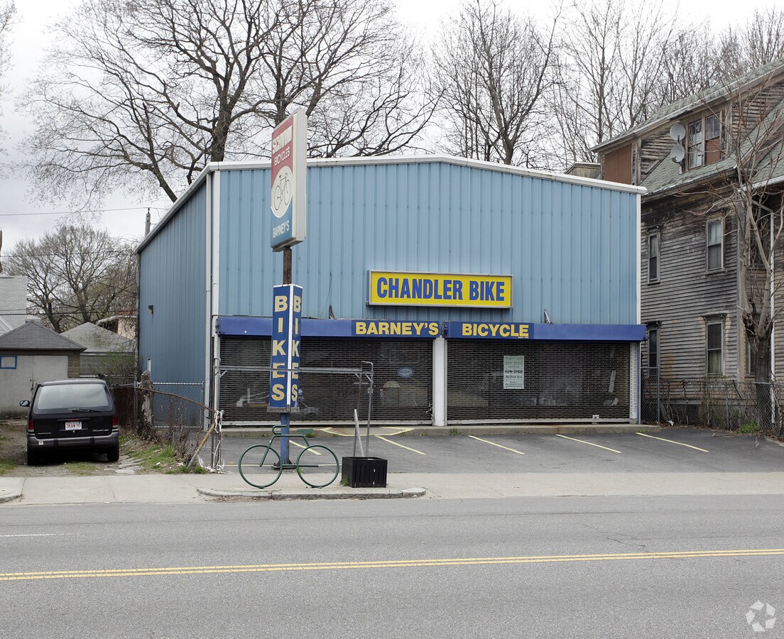 165 Chandler St, Worcester 01609 UK