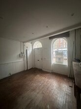 27 High St, Ashford to rent Interior Photo- Image 2 of 4