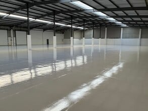 Borough Road, Buckingham Road Industrial Estate, Brackley to rent Interior Photo- Image 2 of 7