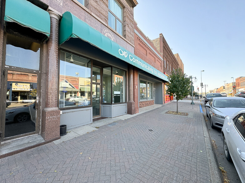 110-112 E Lincoln ave, Fergus Falls, MN for rent - Building Photo - Image 1 of 13