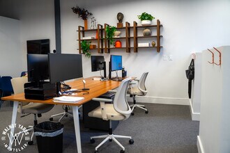 7 Oak Pl, Montclair, NJ to rent Interior Photo- Image 2 of 13