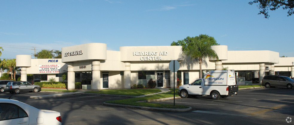 10081 Pines Blvd, Pembroke Pines, FL for sale - Primary Photo - Image 1 of 1