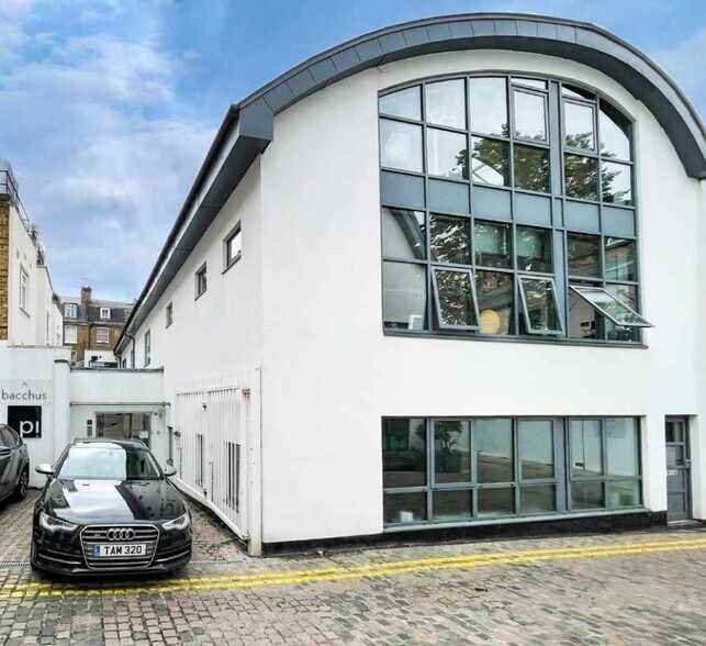 1 Colville Mews, London W11 2AR UK