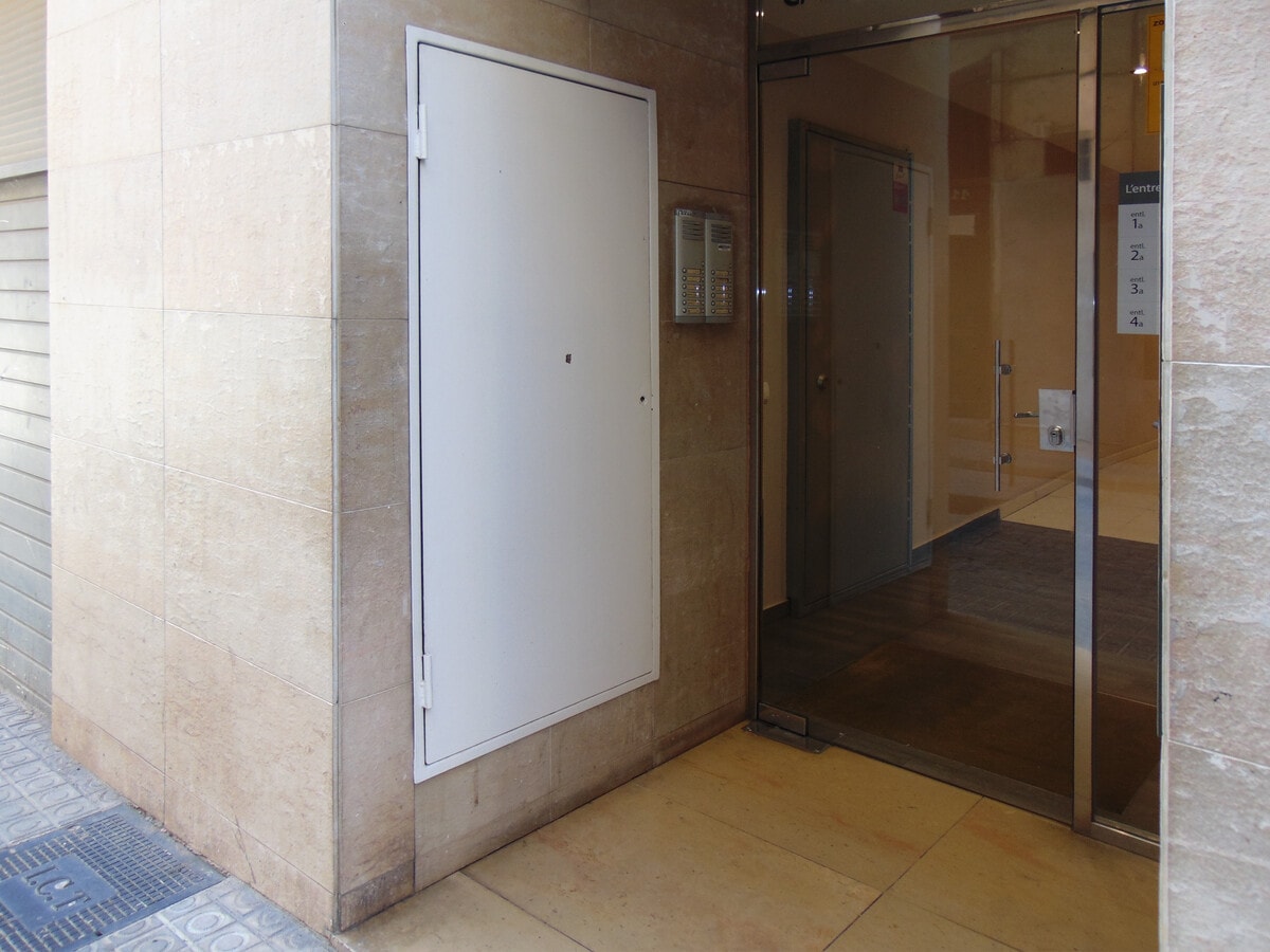 Manresa, BAR 08241 - Unit - -  - Interior Photo - Image 1 of 7