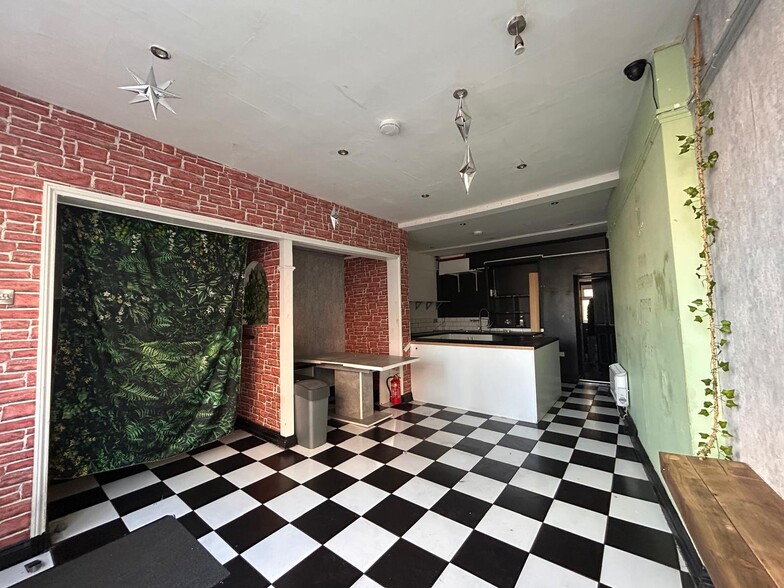 11 Church St, Brighton to rent - Interior Photo - Image 3 of 5