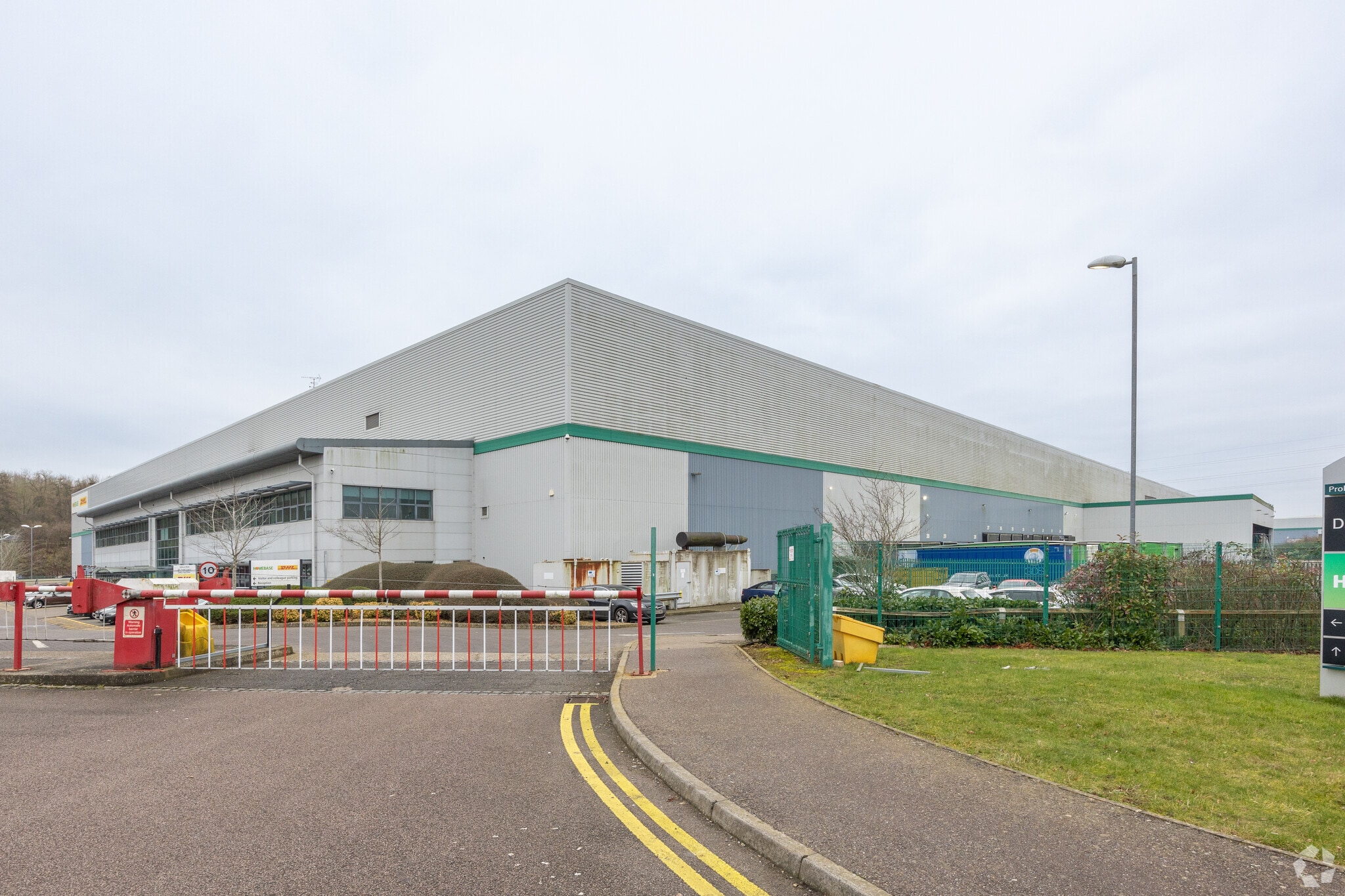 1-5 Claudius Way, Wellingborough to rent Primary Photo- Image 1 of 3