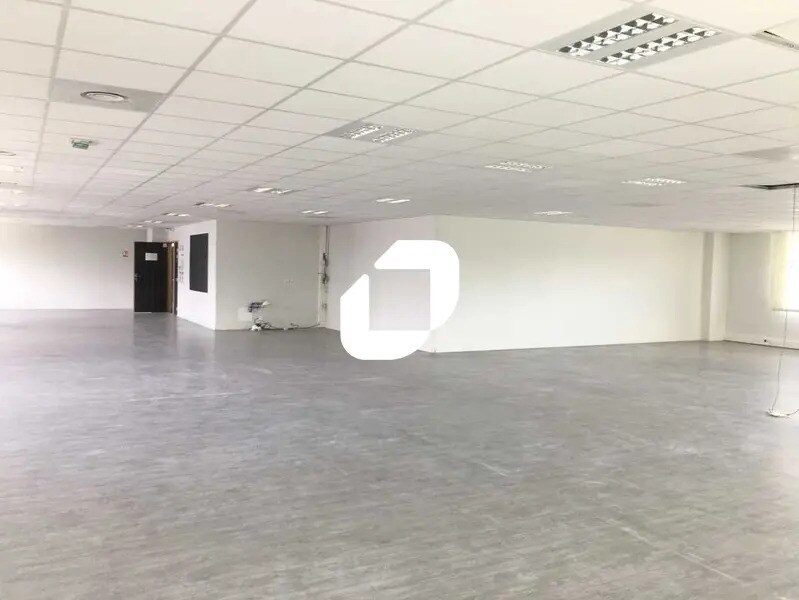 Location Bureaux 97 m² à 1 431 m² - Photo 1