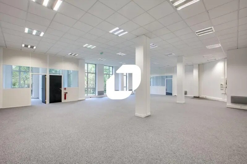 Office in Neuilly-Plaisance for sale Interior Photo- Image 1 of 15