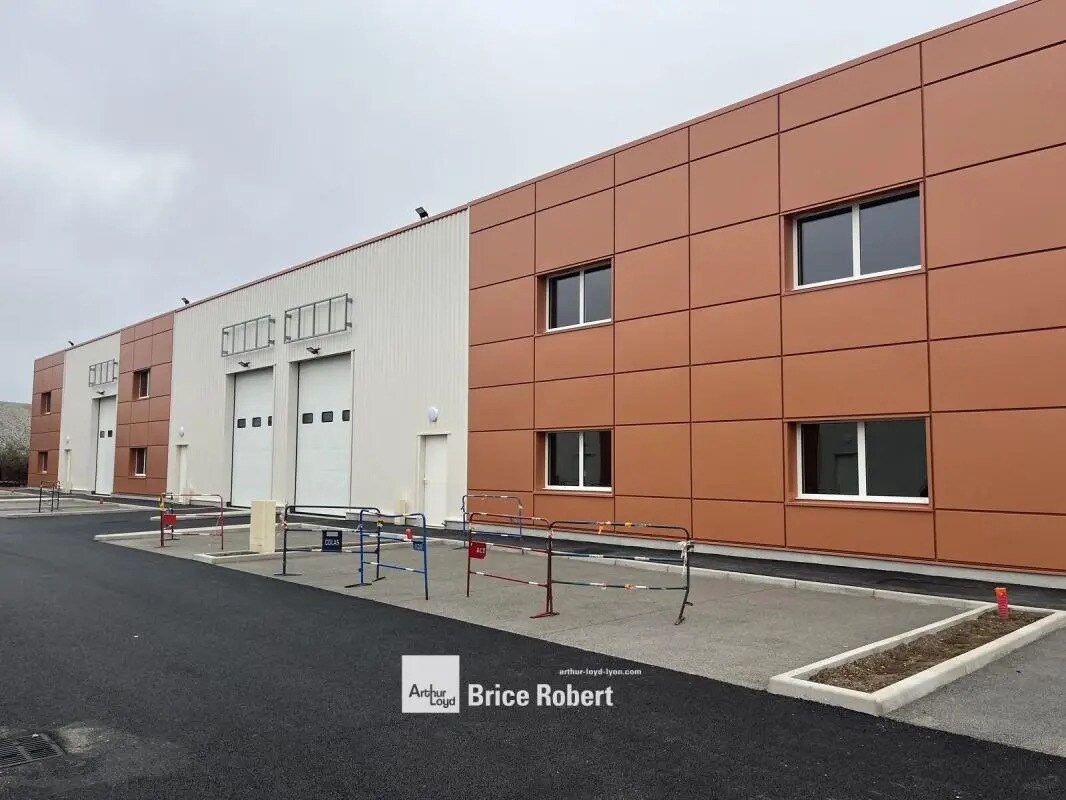 Office in Chassieu to rent Building Photo- Image 1 of 6