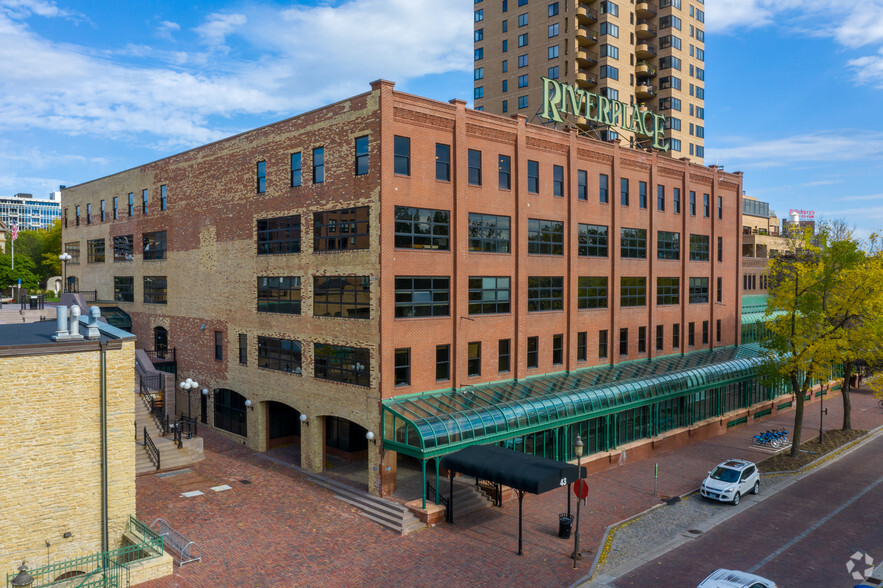 43 Main St SE, Minneapolis, MN for rent - Primary Photo - Image 1 of 14