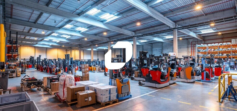 Industrial in Marly-la-Ville to rent - Interior Photo - Image 2 of 8