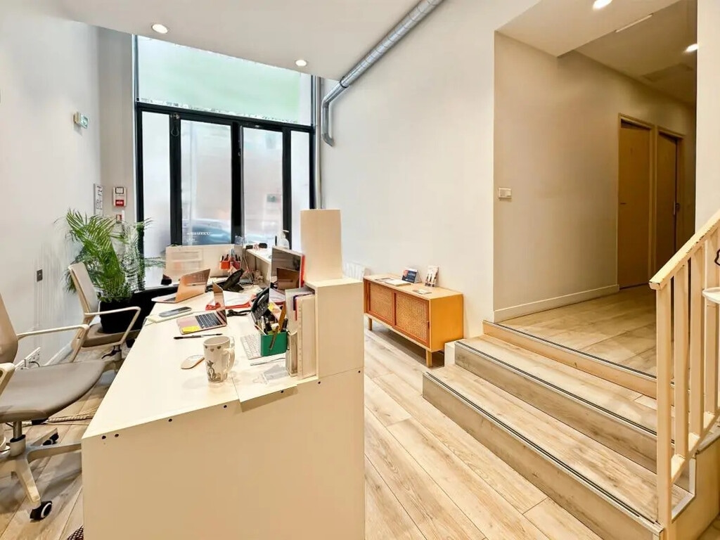 Location Commerce 148 m² - Photo 1