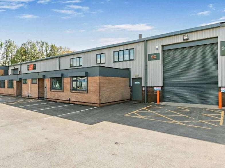Transpennine Trading Estate, Gorrells Way, Rochdale to rent - Building Photo - Image 3 of 19