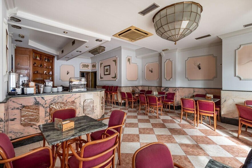 Pdta Francisco Javier Cob, 18, Granada, Granada for sale - Interior Photo - Image 2 of 16