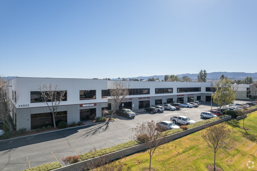 24922 Anza Dr, Valencia, CA for rent - Building Photo - Image 3 of 12