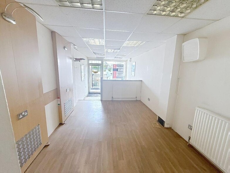 262 Werrington Rd, Stoke On Trent to rent - Building Photo - Image 3 of 6