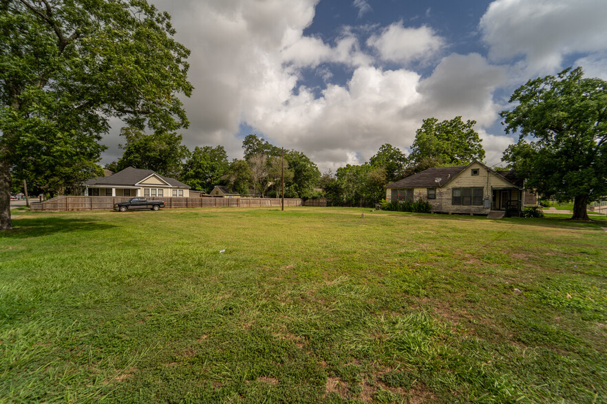 303 Navarro 507 E Commercial St, Victoria, TX for sale - Building Photo - Image 3 of 21