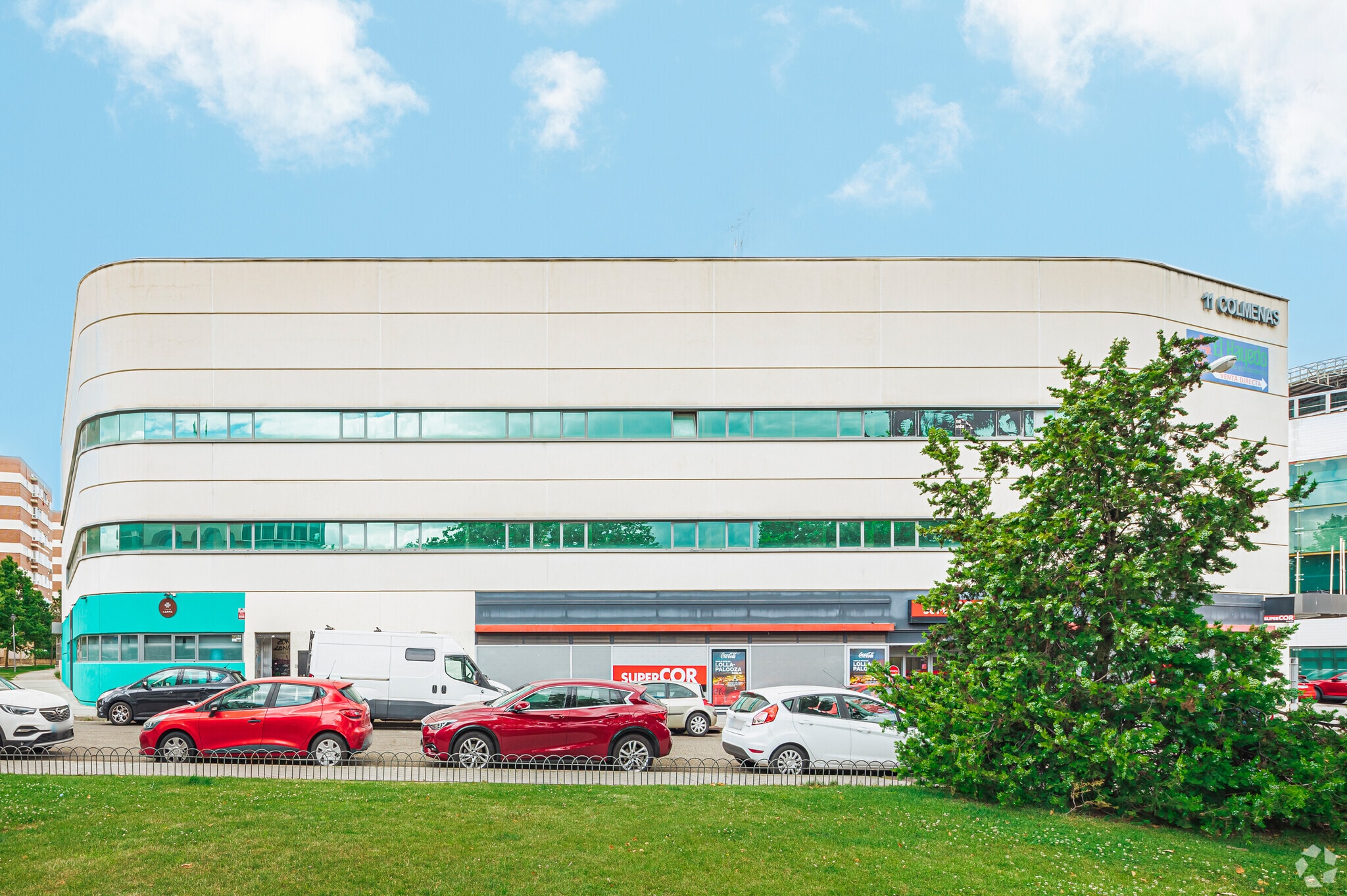 Office in Tres Cantos, Madrid for sale Primary Photo- Image 1 of 7