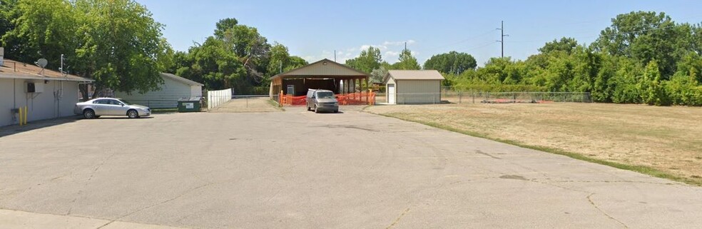 201 Woodside Ave, Essexville, MI for sale - Building Photo - Image 3 of 10