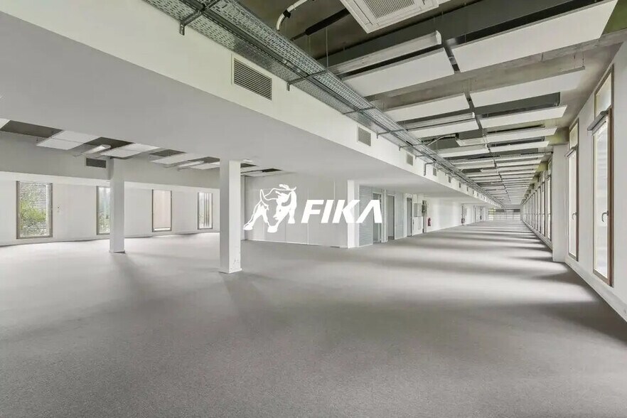 Office in Bordeaux to rent - Building Photo - Image 3 of 8